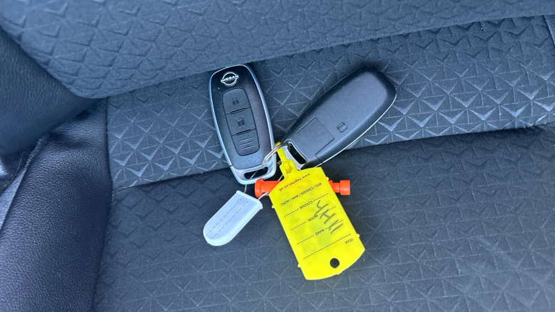 Nissan Juke 1.0 DiG-T N-Connecta 5dr Petrol Hatchback